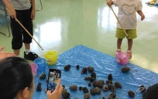 パナソニックエレクトリックワークス社松ぼっくり釣り