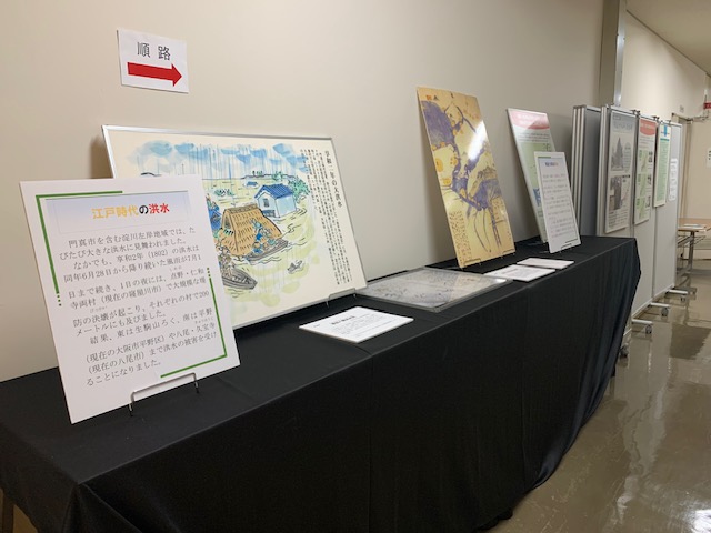 淀川改修150年図書館展示の様子2