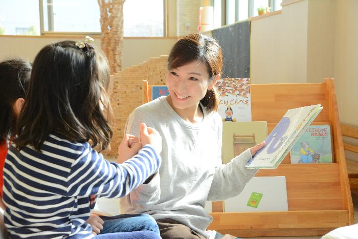 認定こども園で働く保育士さん