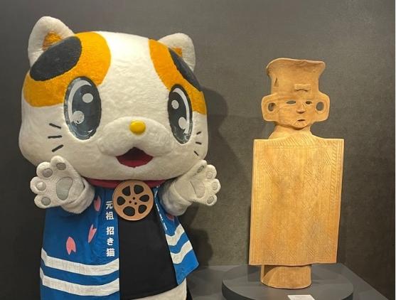 ガラスケと盾持人埴輪