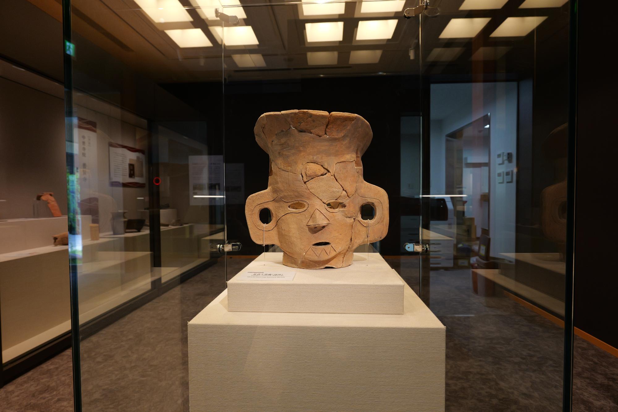 盾持人埴輪展示