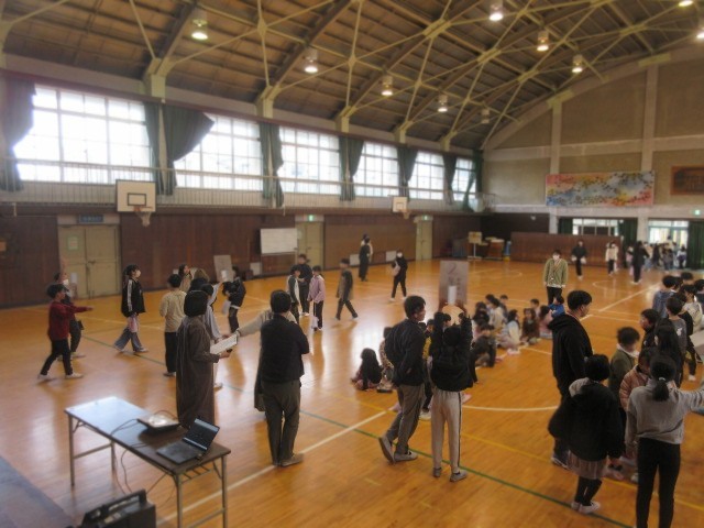 児童会で並べています