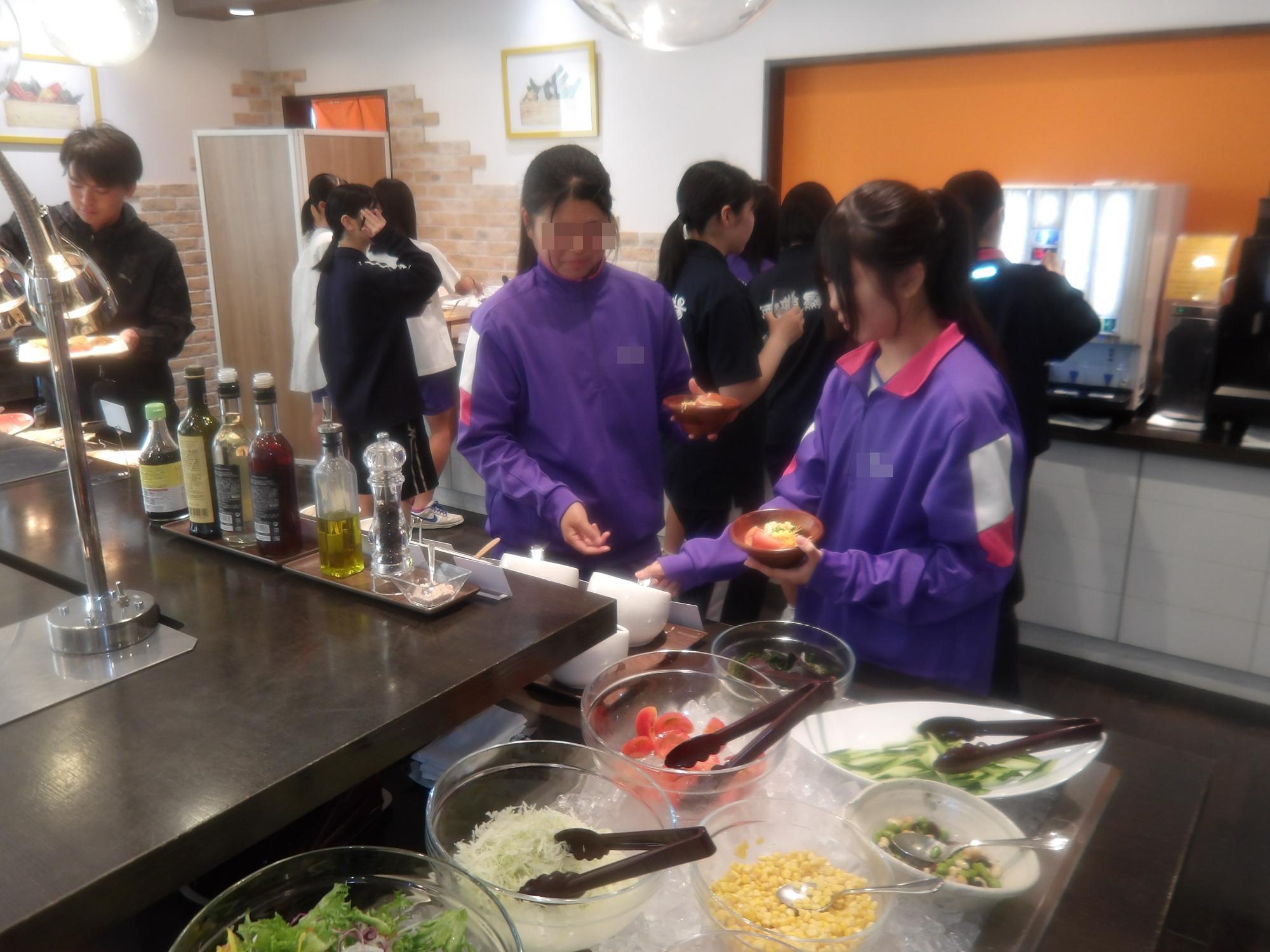 朝食
