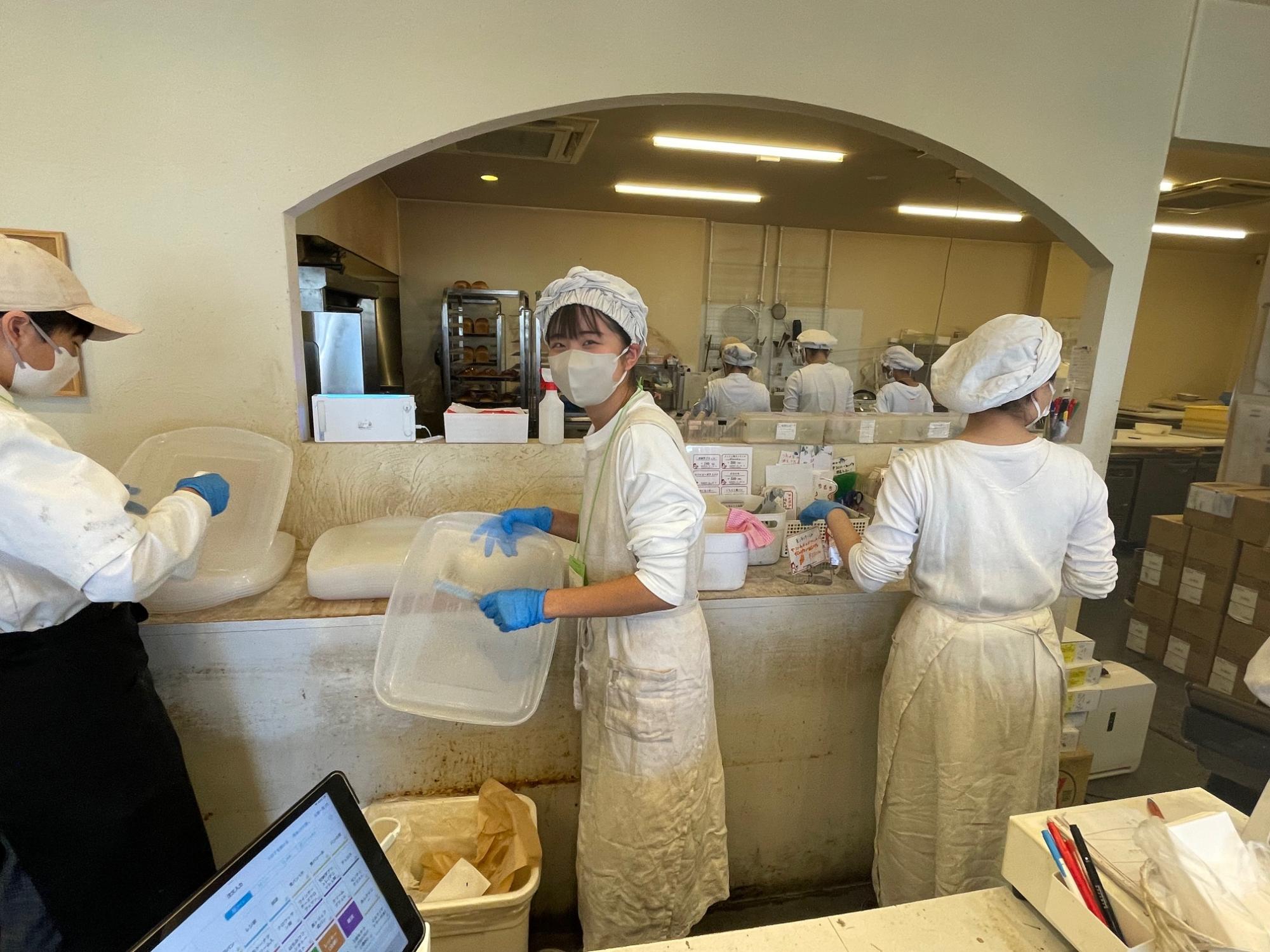 すももベーカリー